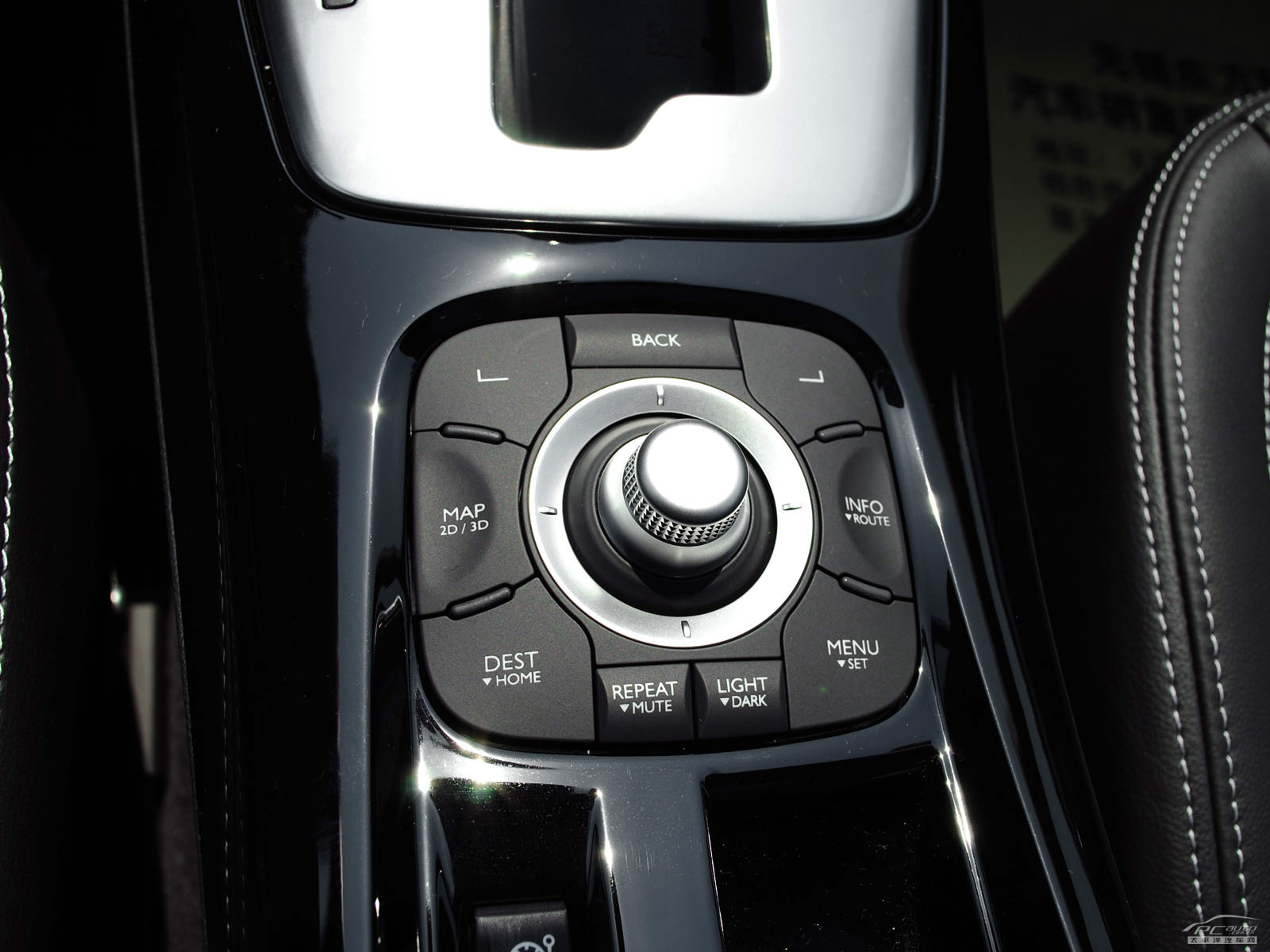 拉古那內(nèi)飾高清大圖