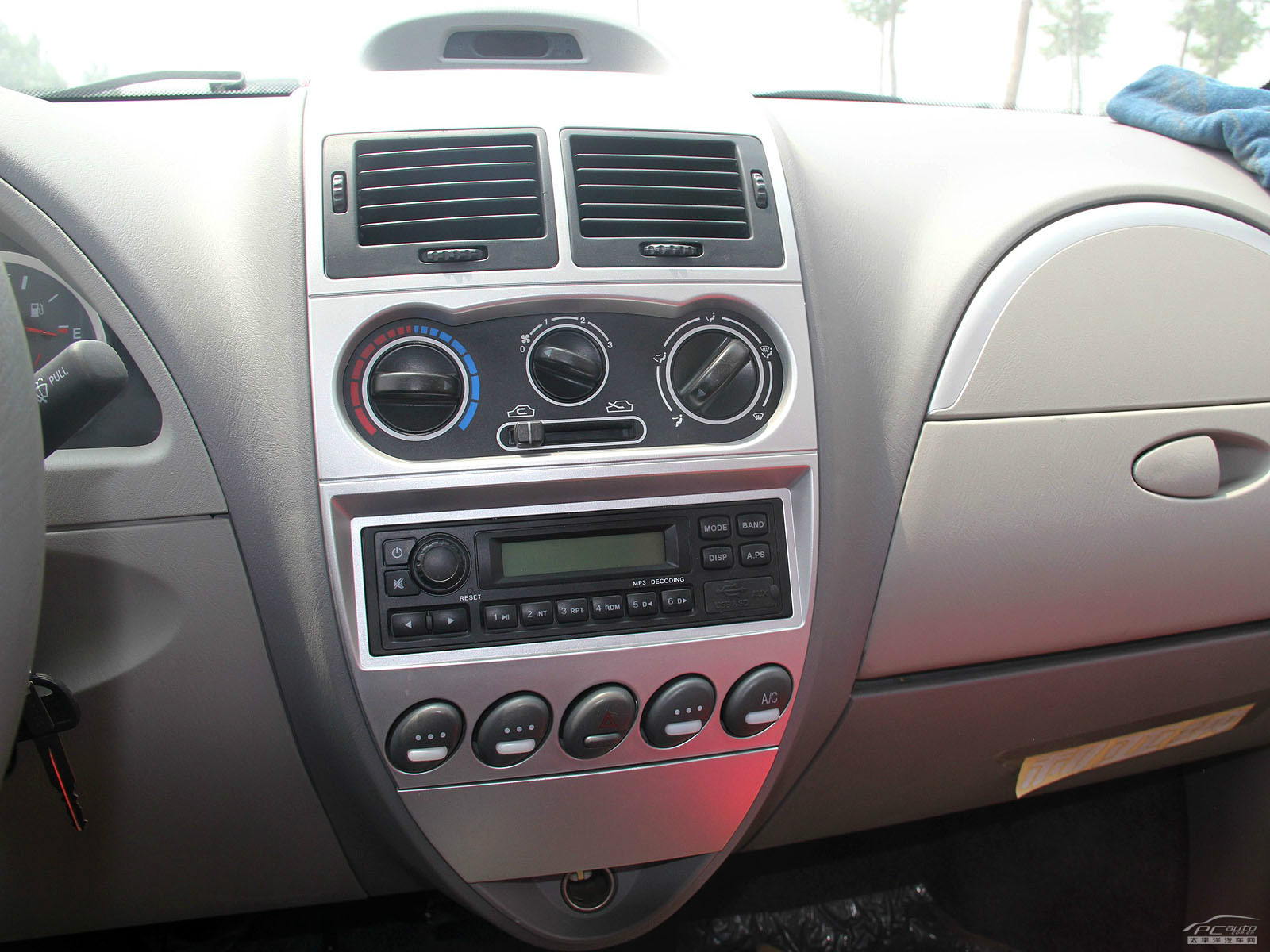 愛迪爾內(nèi)飾高清大圖