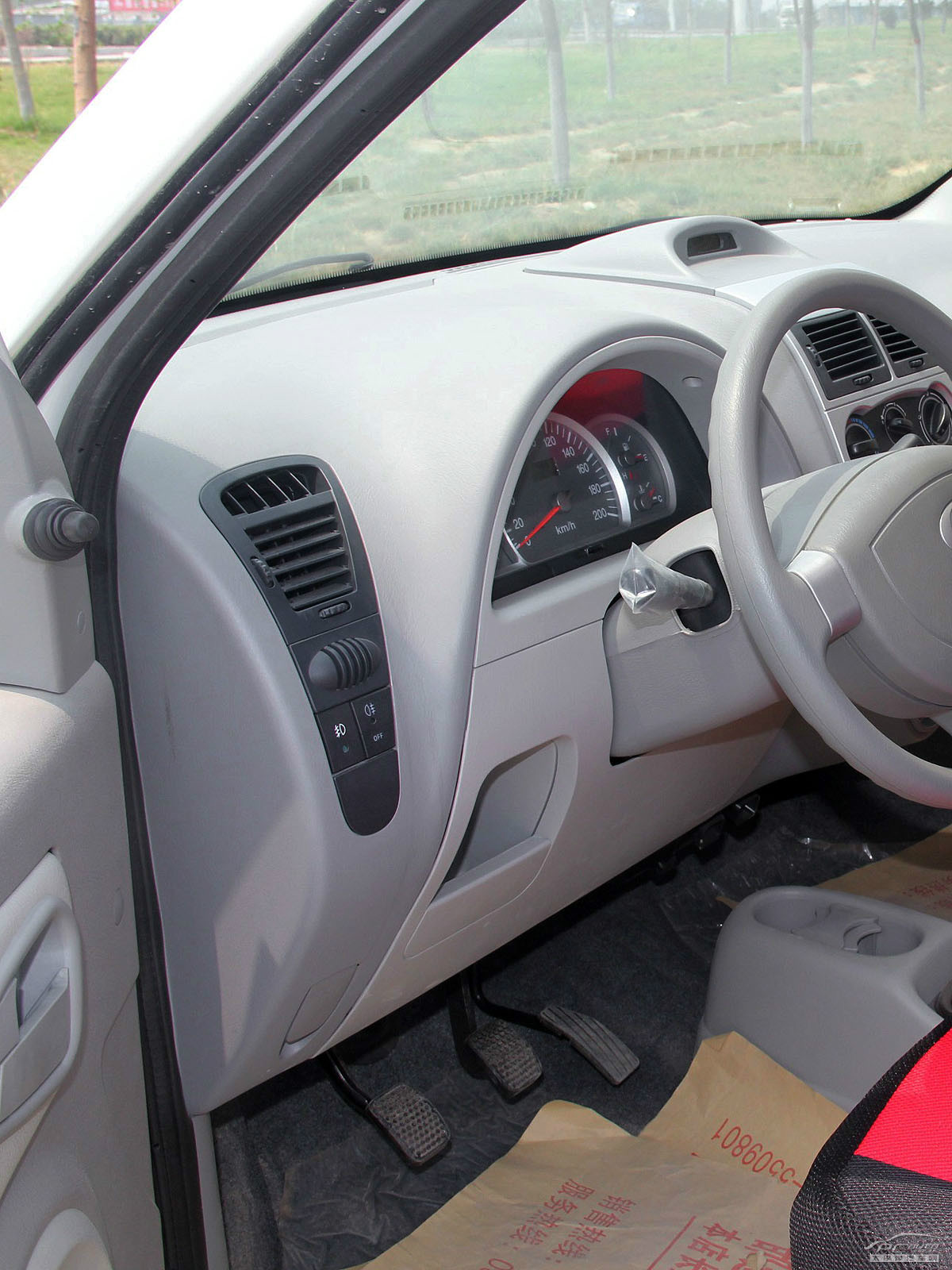 愛(ài)迪爾內(nèi)飾高清大圖