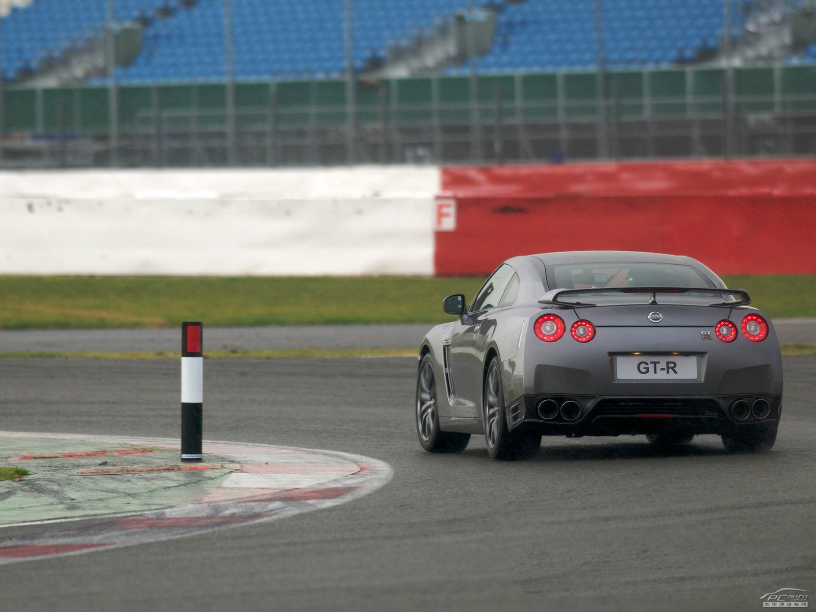 日產(chǎn)GT-R外觀高清大圖