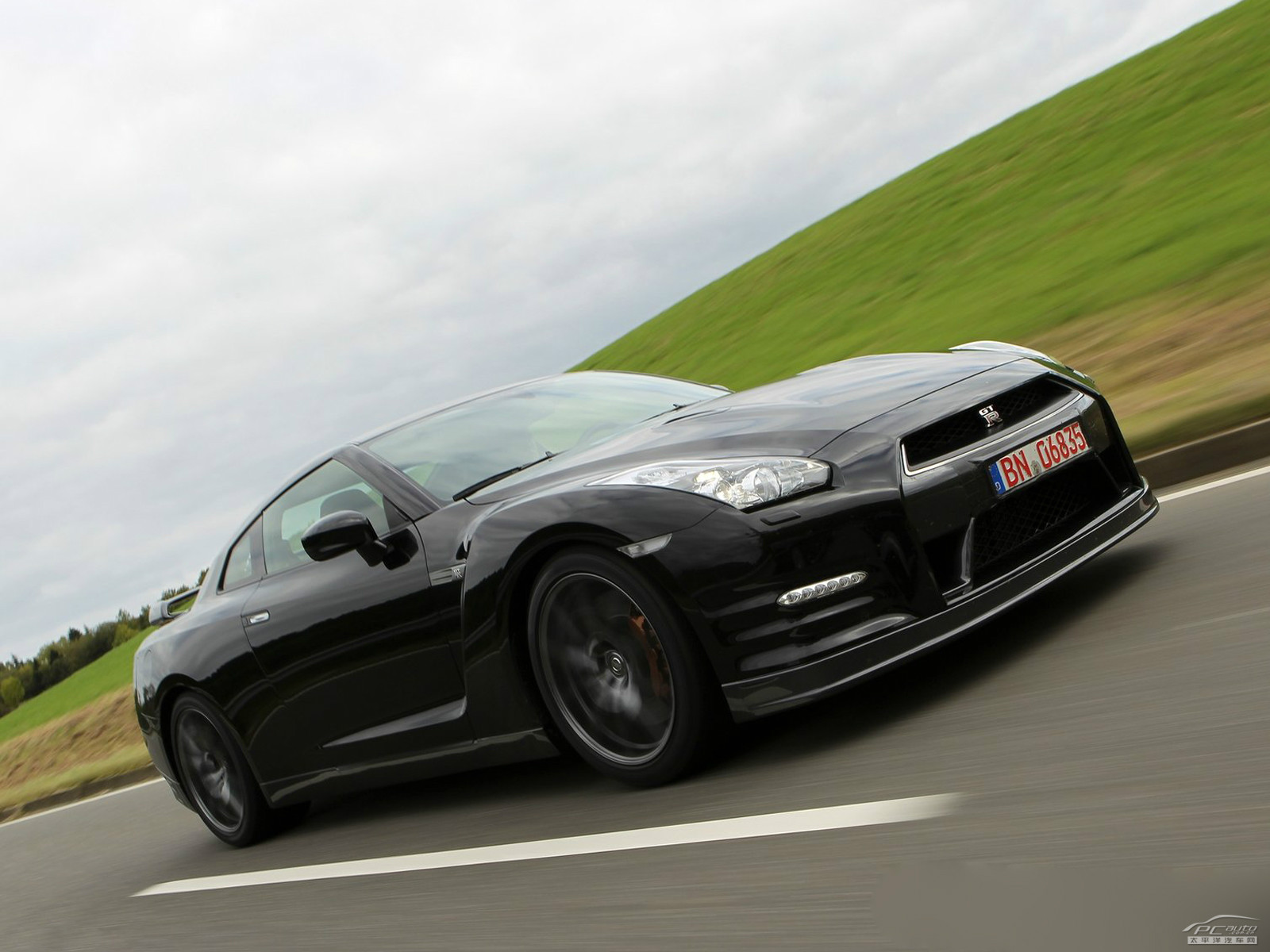 日產(chǎn)GT-R外觀高清大圖