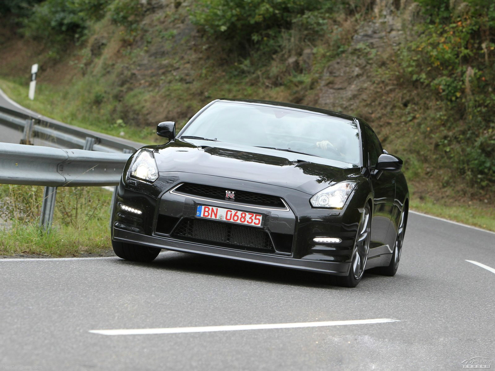 日產(chǎn)GT-R外觀高清大圖