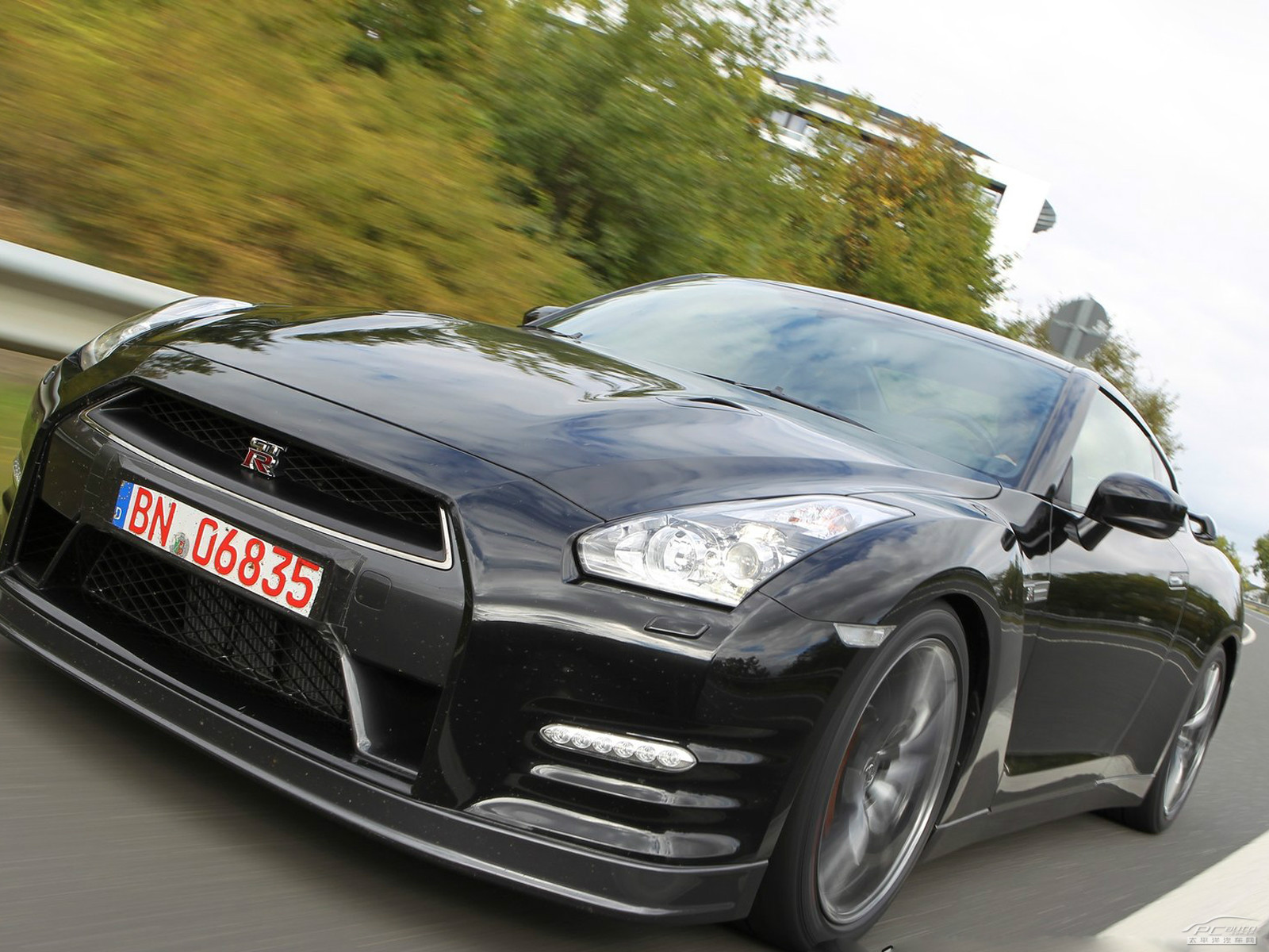日產(chǎn)GT-R外觀高清大圖