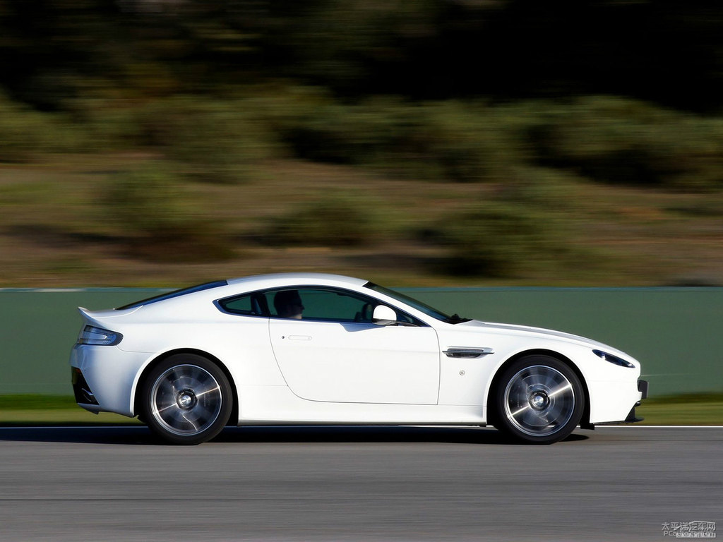 ¶V8 Vantage܇^^DƬ