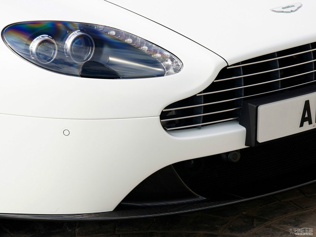 ¶V8 Vantage܇^^DƬ