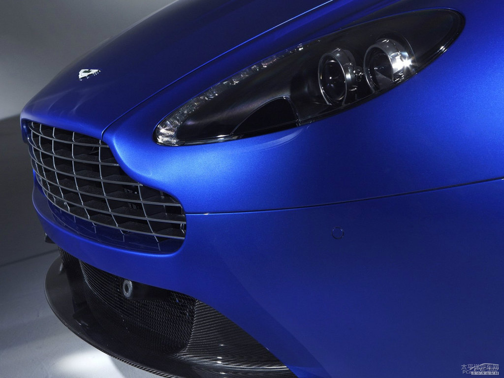 {(ln)ɫV8 Vantage܇^^DƬ