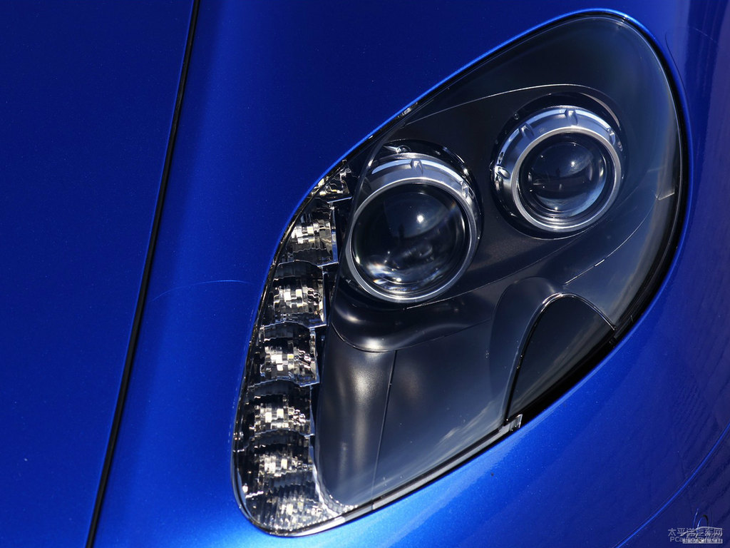 {ɫV8 Vantage܇^^DƬ