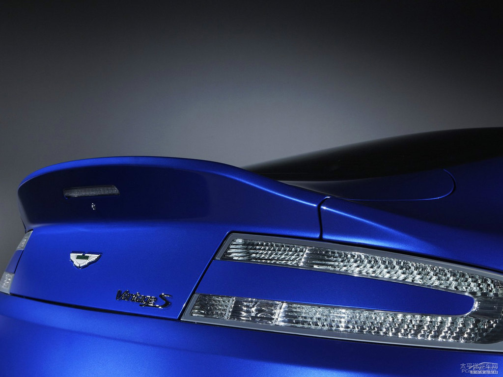 {(ln)ɫV8 Vantage܇β^DƬ