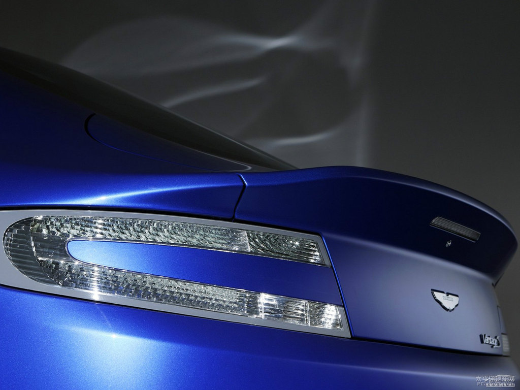 {(ln)ɫV8 Vantage܇β^DƬ