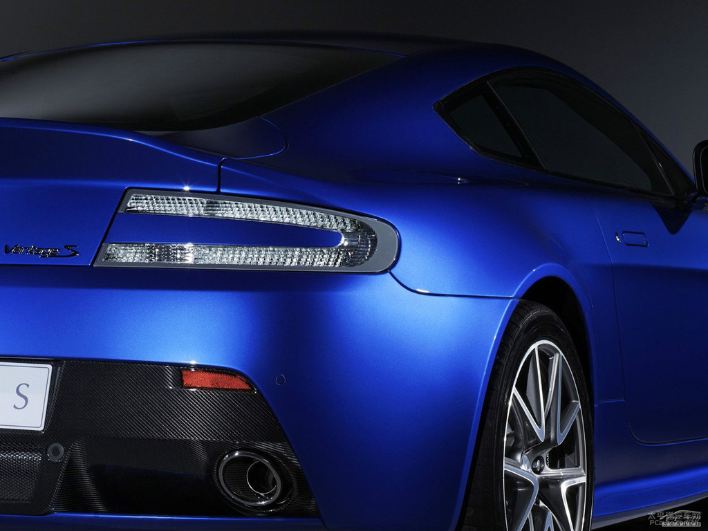{ɫV8 Vantage܇^DƬ