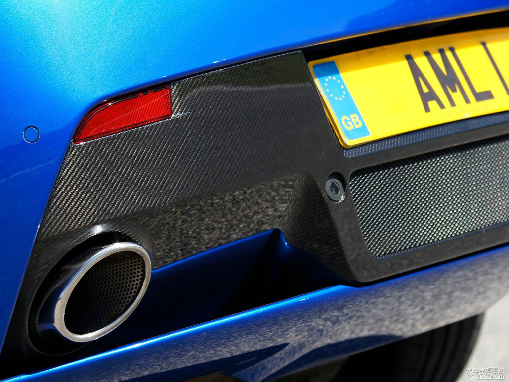 {(ln)ɫV8 Vantage܇β^DƬ
