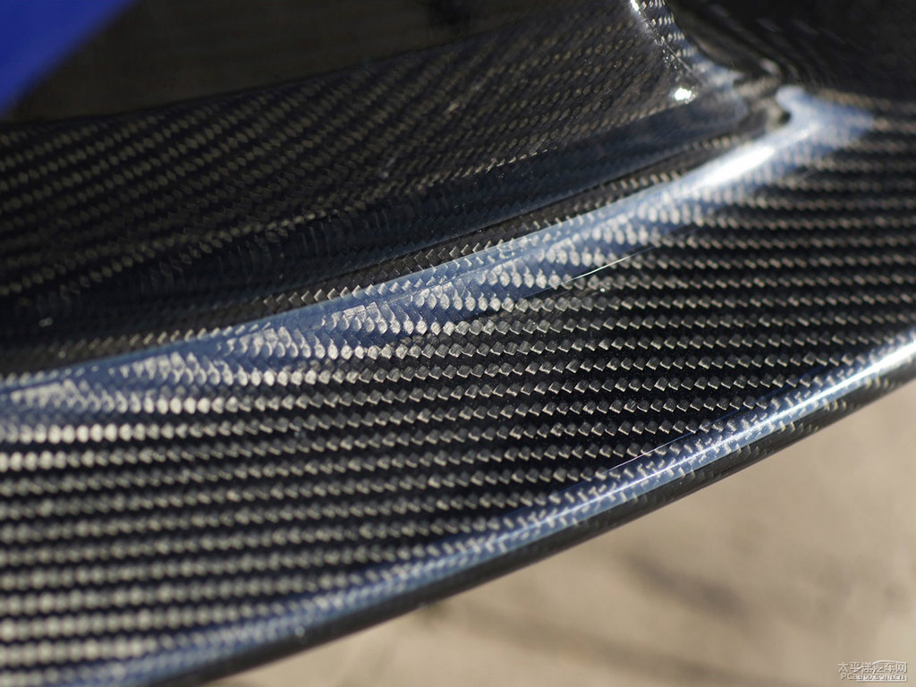 {(ln)ɫV8 Vantage܇(ni)DƬ