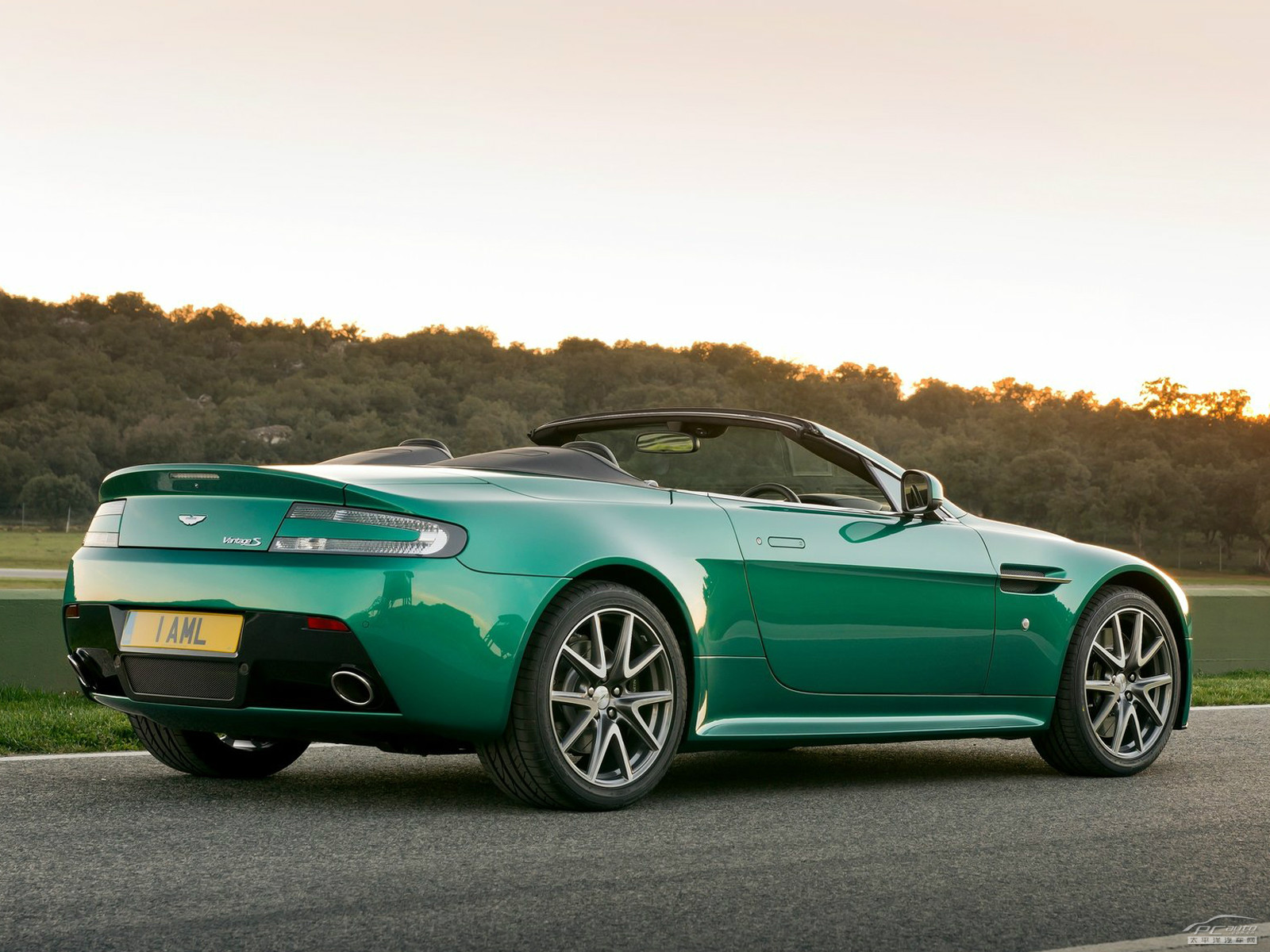 V8 Vantage外觀高清大圖