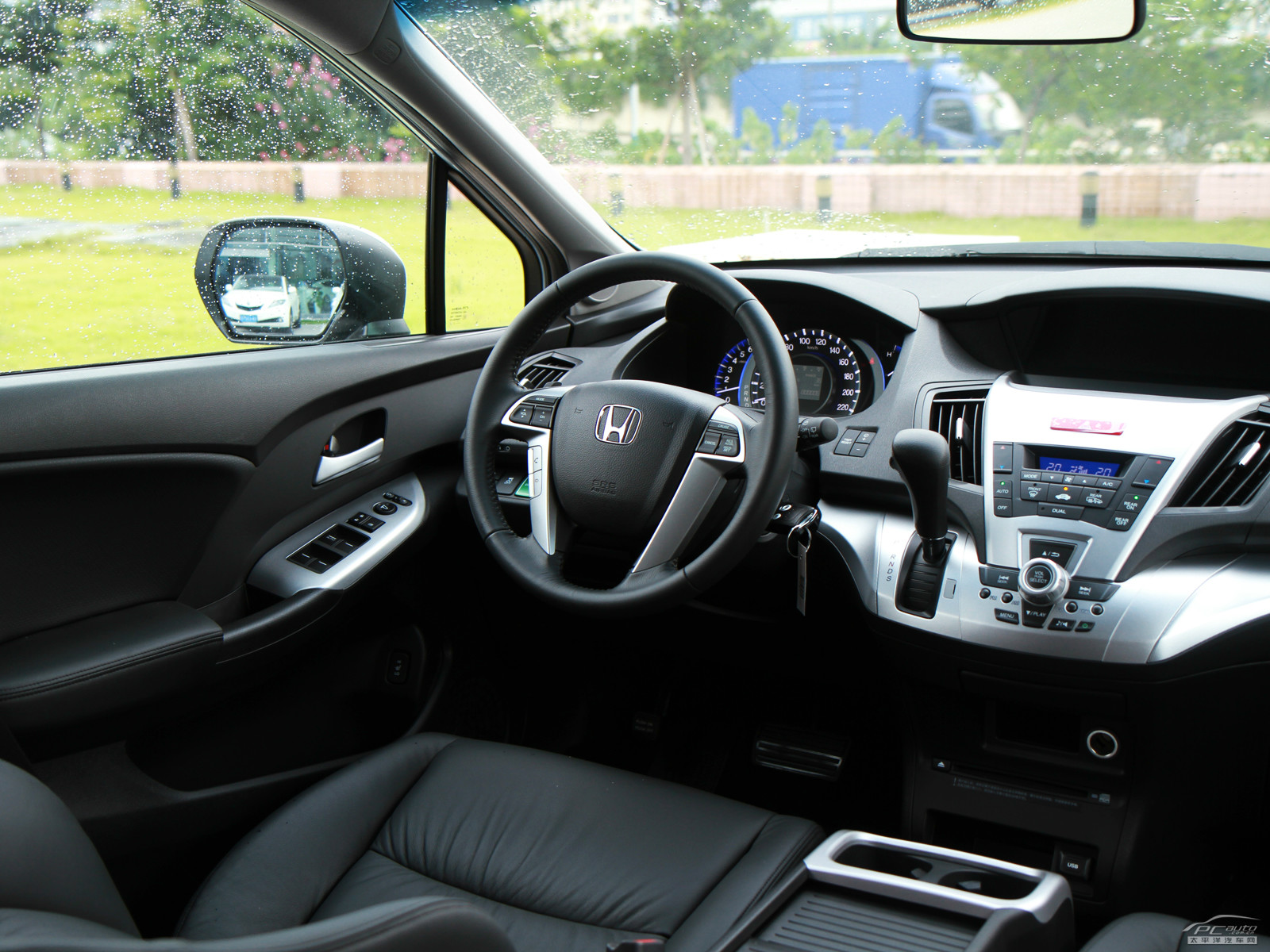 奧德賽內(nèi)飾高清大圖