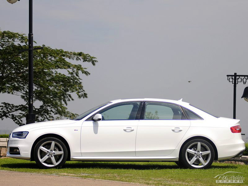 朱鷺白奧迪A4L整車外觀外觀圖片
