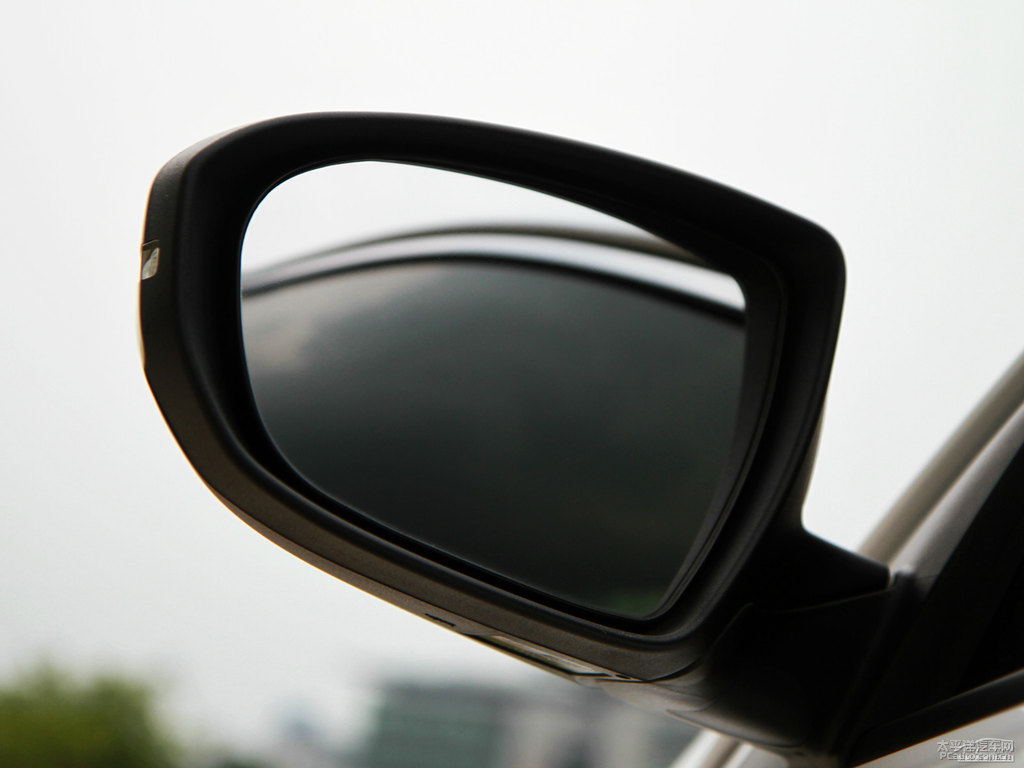 珍珠白起亞K5凱酷外觀圖片