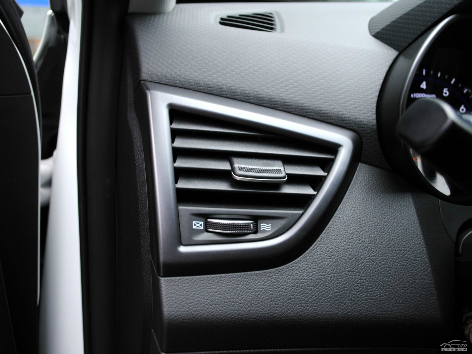 Veloster內(nèi)飾高清大圖