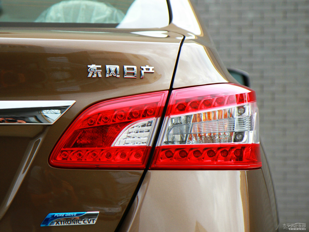鈦古金軒逸車尾外觀圖片