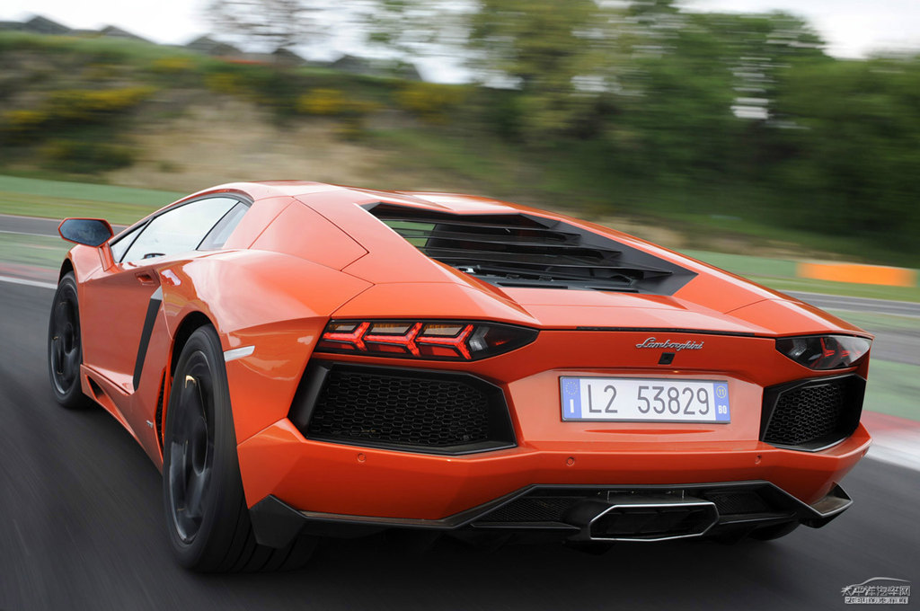 橙色Aventador整車外觀外觀圖片