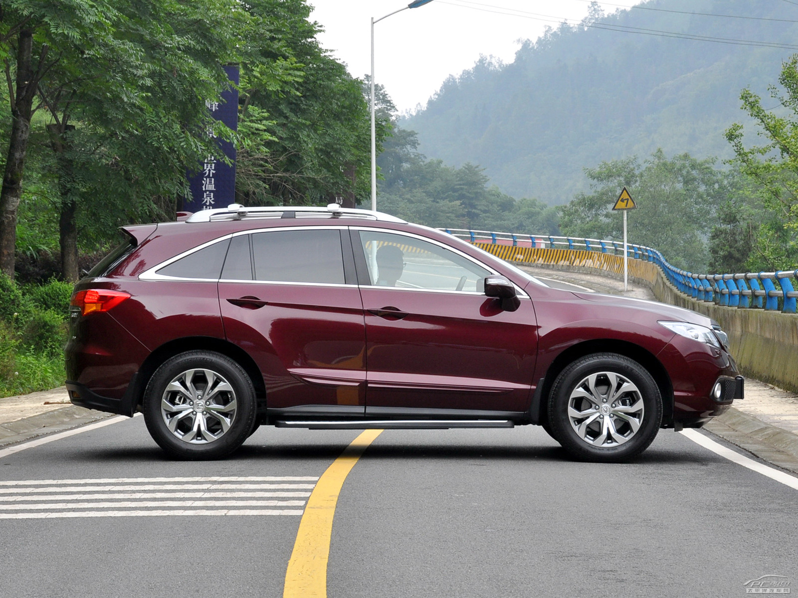 謳歌RDX(進(jìn)口)外觀(guān)高清大圖