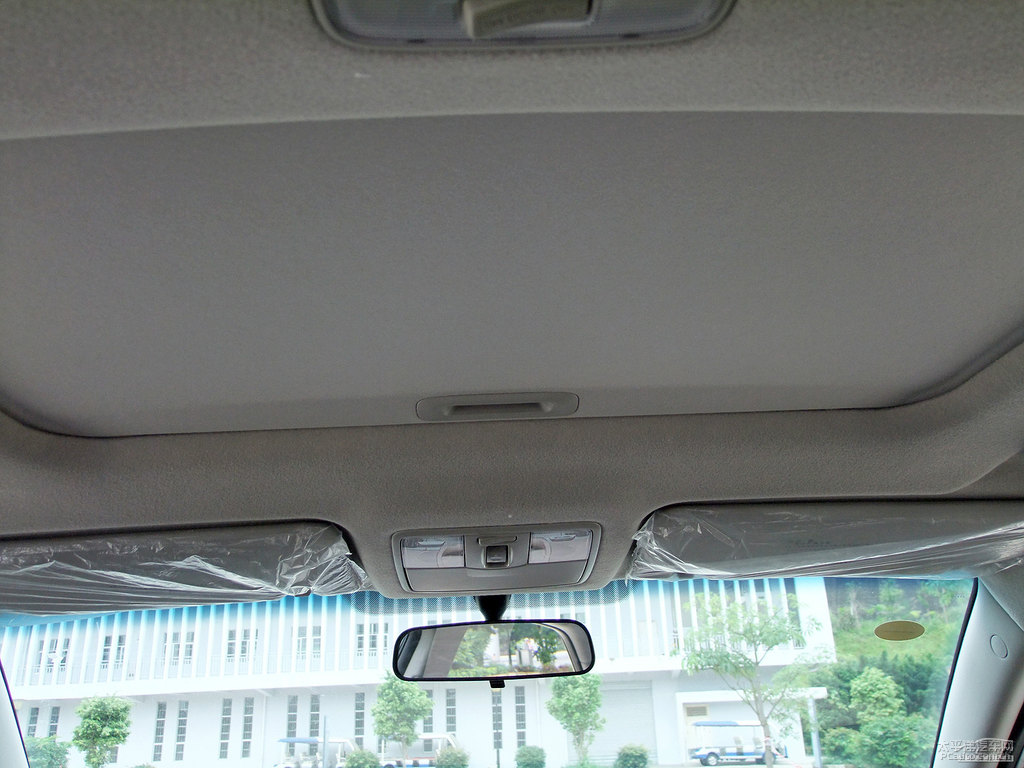 銀色福瑞迪車廂內(nèi)飾圖片