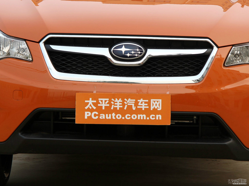 躍動(dòng)珠光橙斯巴魯XV車頭外觀圖片