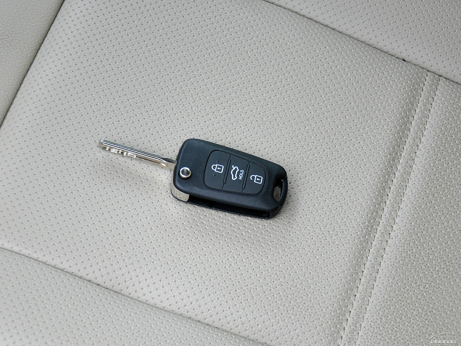 起亞K5凱酷細節(jié)高清大圖