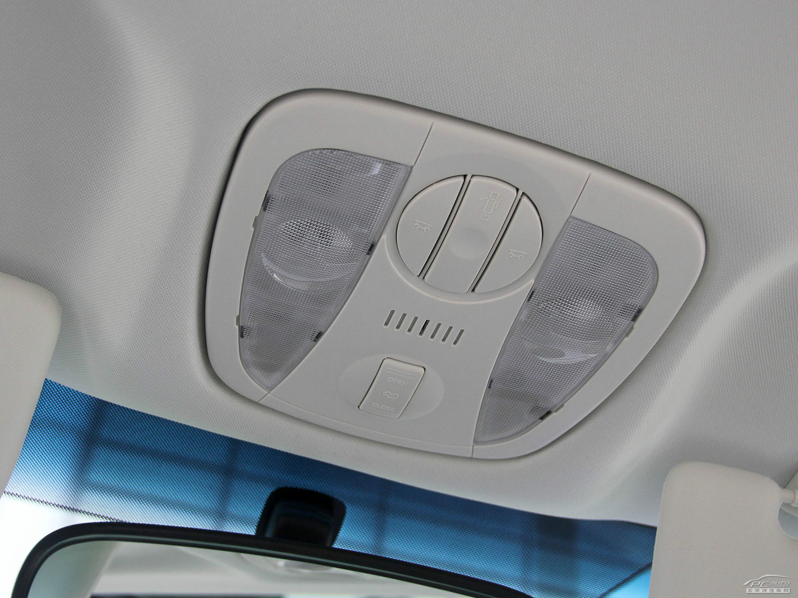 東方之子內(nèi)飾高清大圖