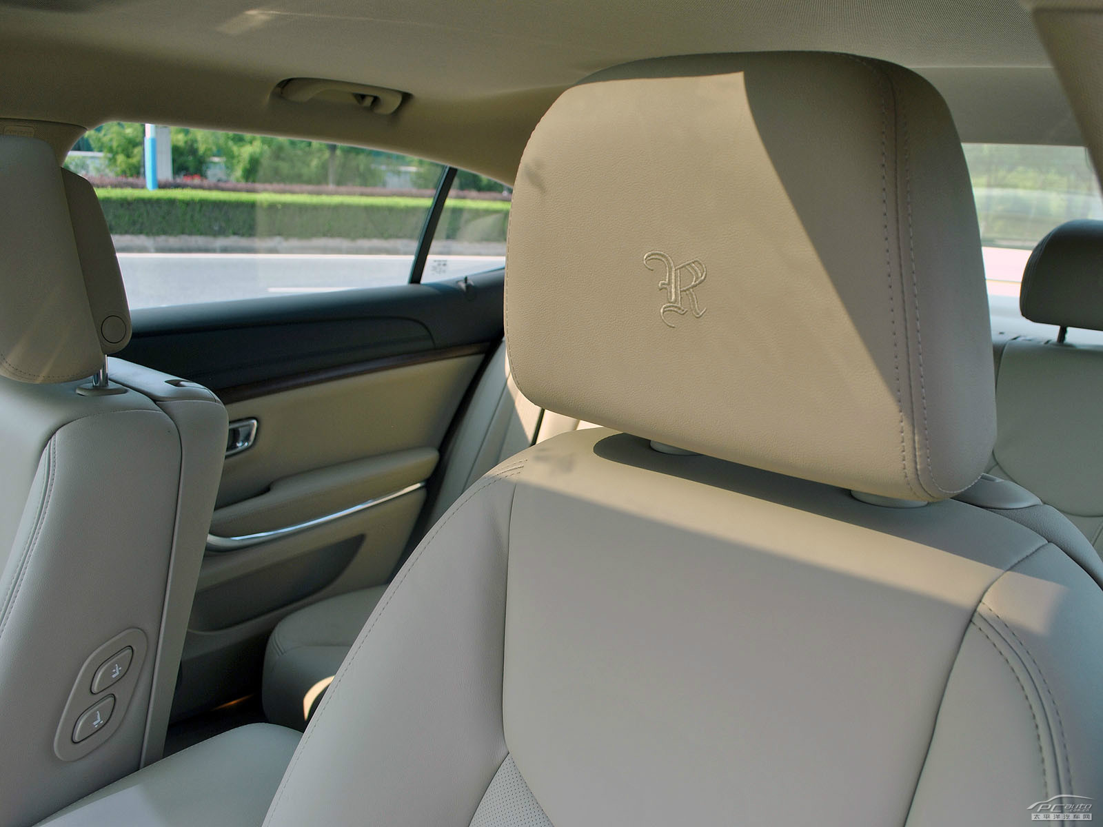 榮威950內(nèi)飾高清大圖