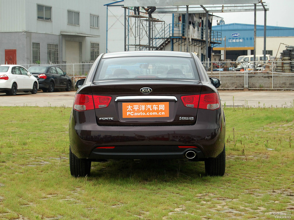 暗櫻紅福瑞迪整車(chē)外觀外觀圖片
