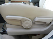 2011款 1.8L AT 豪華型 2011款 1.8L AT 豪華型