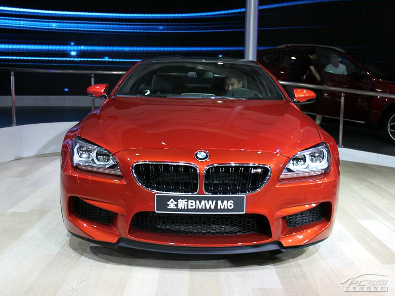 寶馬M6外觀高清大圖
