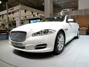 2013款 XJL 2.0T 全景商務(wù)版 2013款 XJL 2.0T 全景商務(wù)版
