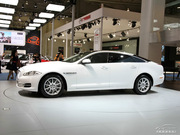 2013款 XJL 2.0T 全景商務(wù)版 2013款 XJL 2.0T 全景商務(wù)版