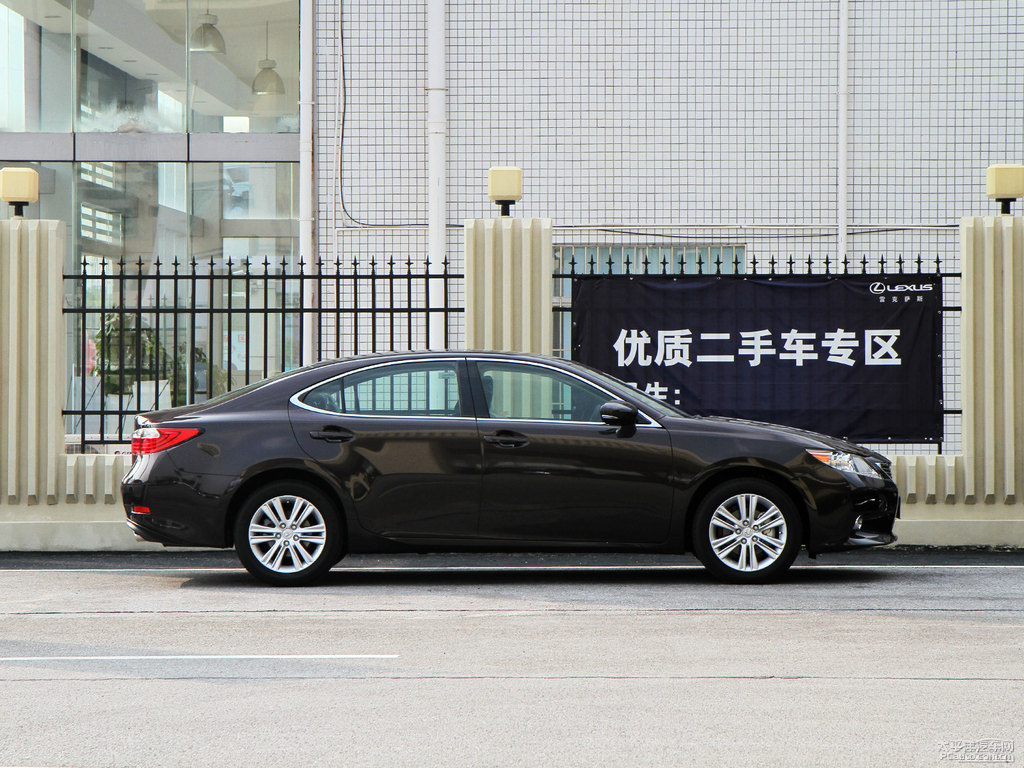 深棕云母金屬色雷克薩斯ES整車外觀外觀圖片
