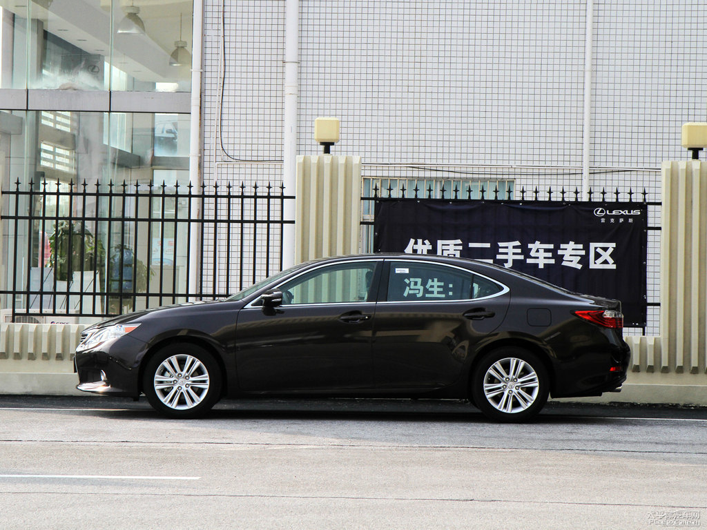 深棕云母金屬色雷克薩斯ES整車外觀外觀圖片