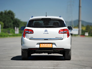 2012款 2.0L 四驅(qū)豪華版 2012款 2.0L 四驅(qū)豪華版