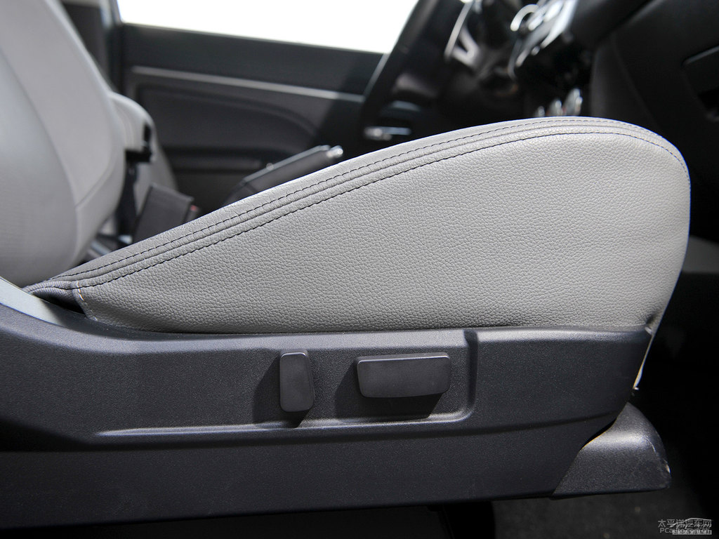 ѩFC4 AIRCROSS(M)(ni)DƬ