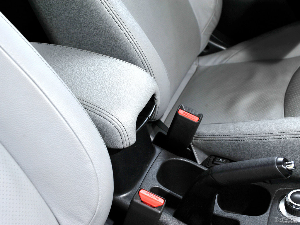 ѩFC4 AIRCROSS(M(jn))gDƬ