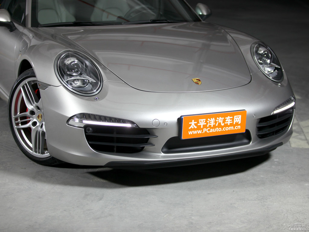 GT銀保時捷911車頭外觀圖片