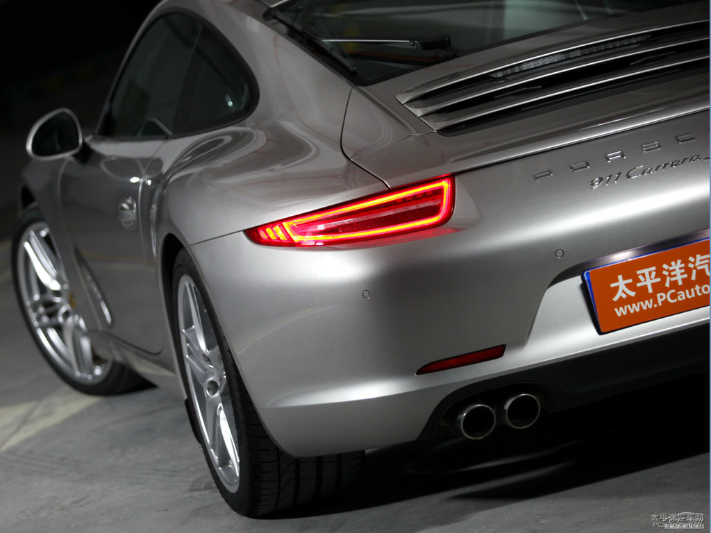 GT銀保時(shí)捷911車尾外觀圖片