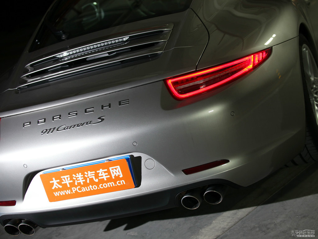 GT銀保時(shí)捷911車尾外觀圖片