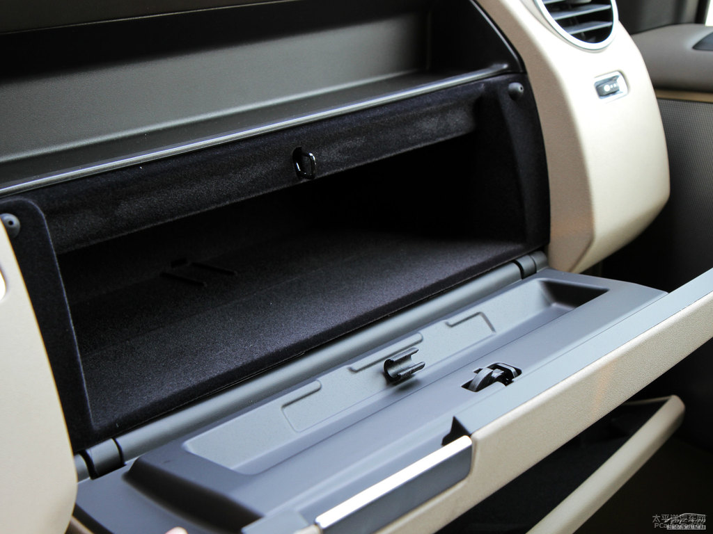 蘇門答臘黑發(fā)現(xiàn)內(nèi)飾圖片