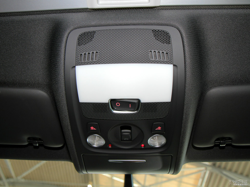 幻影黑奧迪RS 5車廂內(nèi)飾圖片