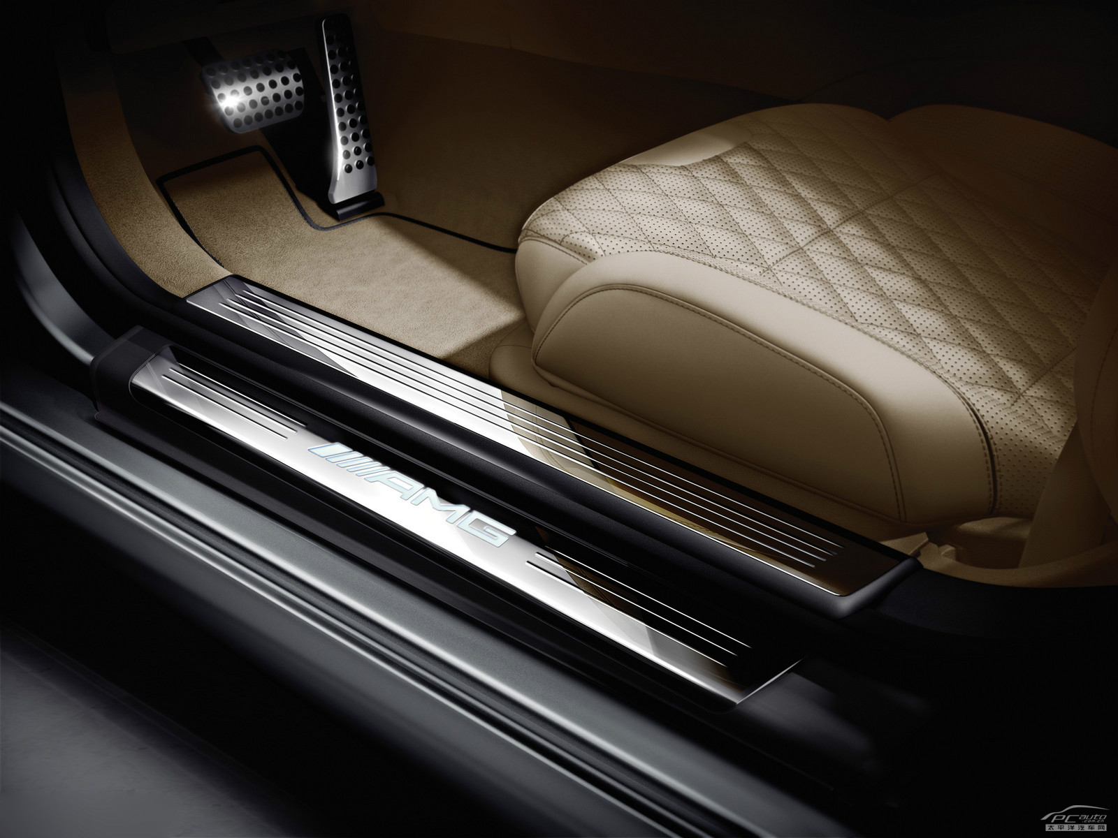 SL級(jí)AMG內(nèi)飾高清大圖