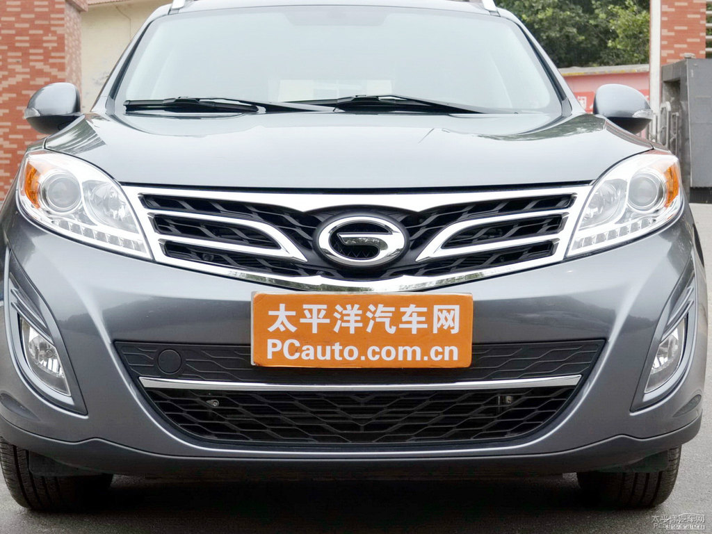 細(xì)沙銀傳祺GS5車頭外觀圖片