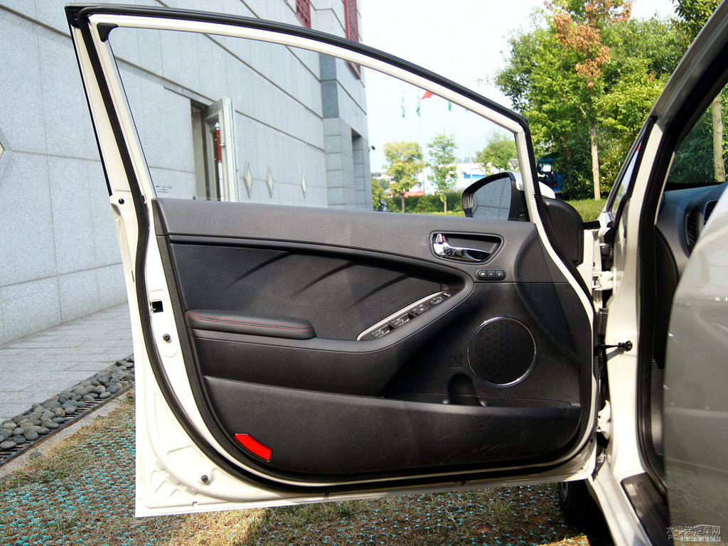 漢玉白起亞K3車廂內(nèi)飾圖片