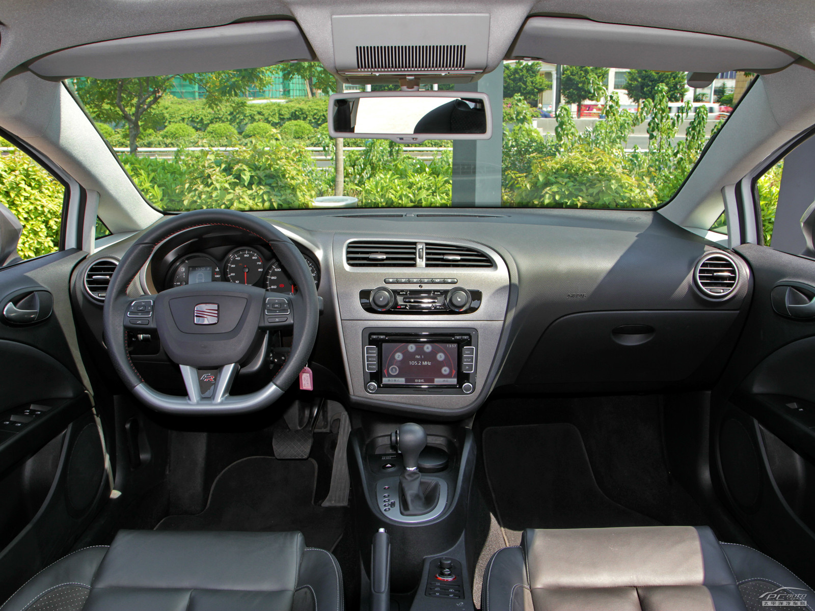 西雅特Leon內(nèi)飾高清大圖