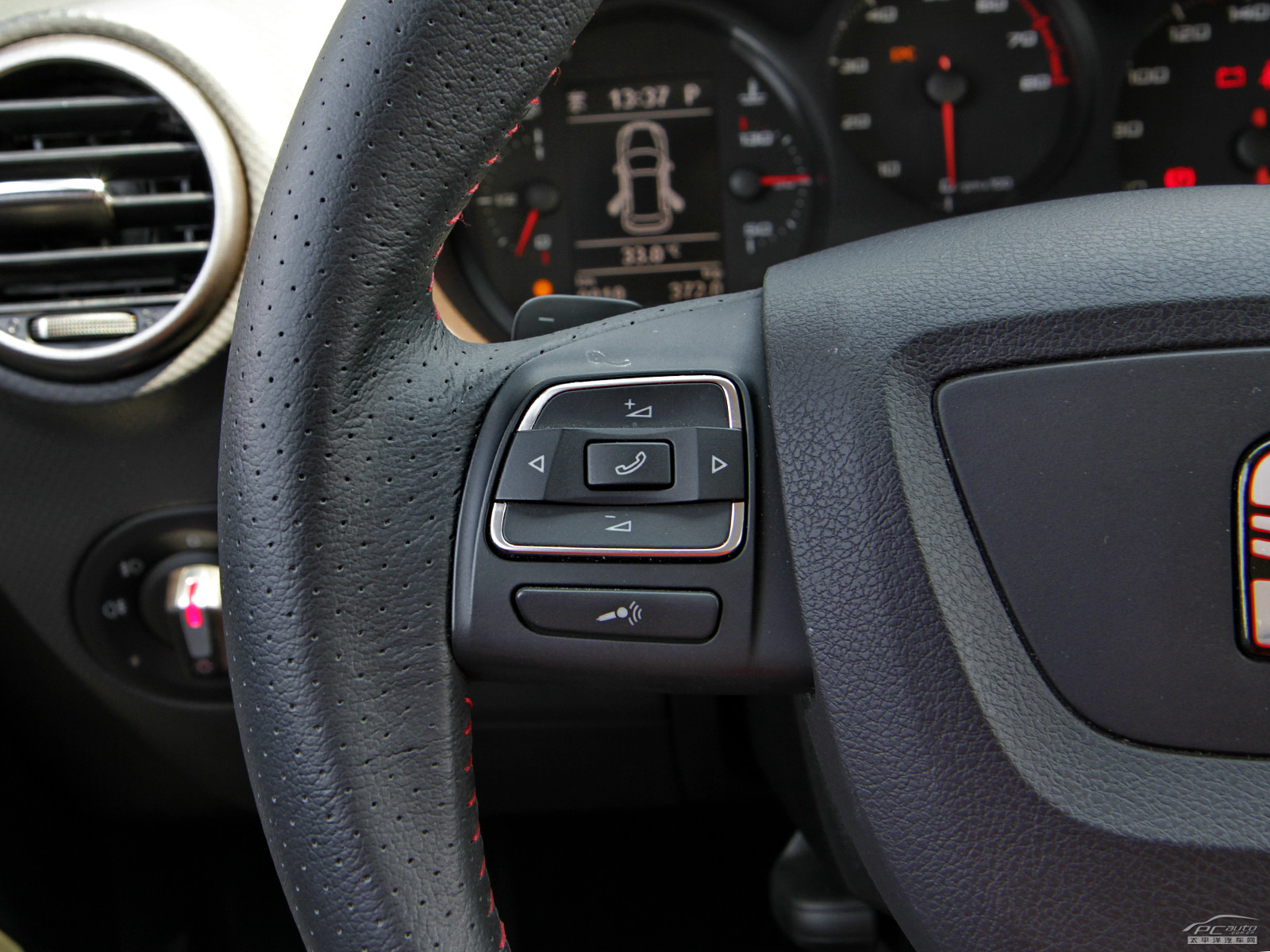 西雅特Leon內(nèi)飾高清大圖