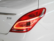 2012款 1.6L 手動(dòng)風(fēng)尚型 2012款 1.6L 手動(dòng)風(fēng)尚型